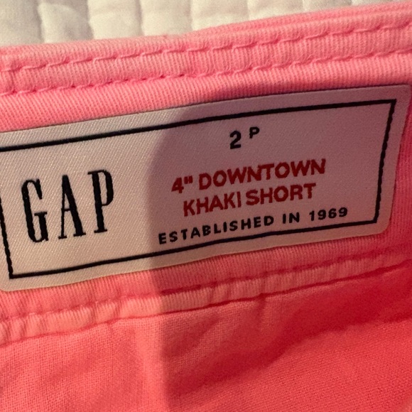 GAP Hot Pink Downtown Khaki Shorts - 2 Petite NWT - Picture 3 of 5